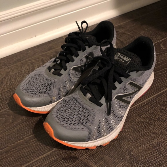 New Balance running shoes - Picture 2 of 4